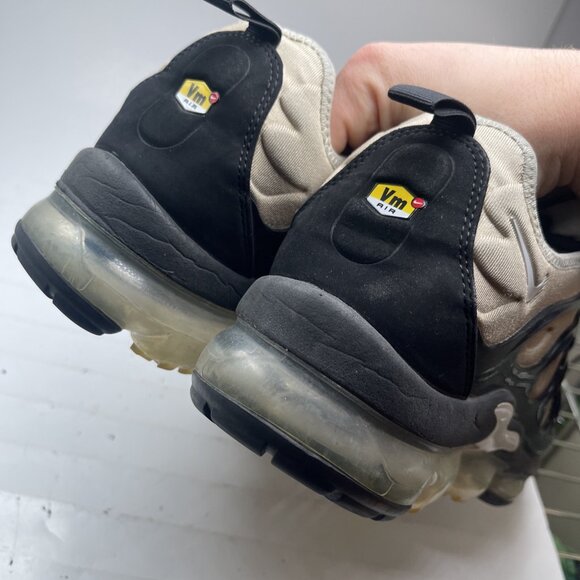 Nike Air VaporMax Plus Beige Mens Sz 10 Athletic Shoes Sneakers DX3720-200 READ* - Picture 12 of 16
